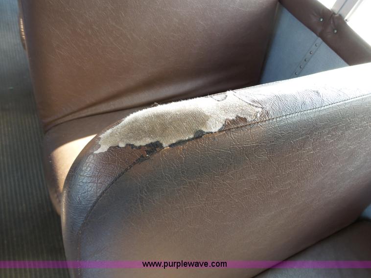 image for item L3644 2001 International Conventional IC school bus