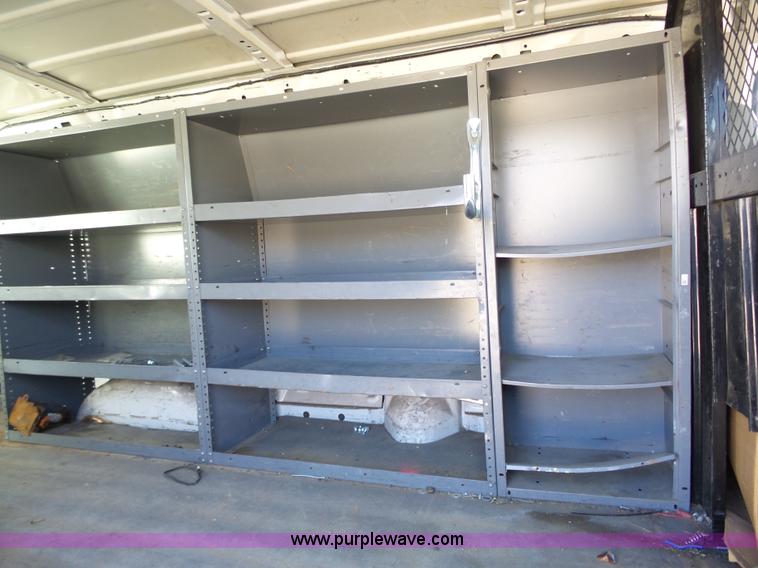 image for item L3657 2002 Ford Econoline E350 Super Duty van