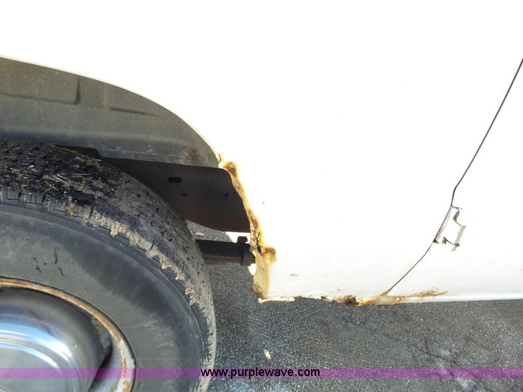 image for item L3657 2002 Ford Econoline E350 Super Duty van