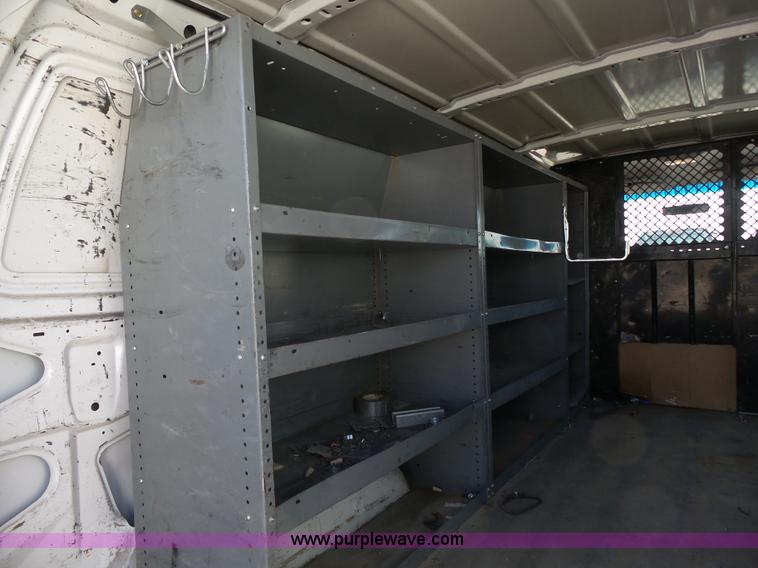 image for item L3657 2002 Ford Econoline E350 Super Duty van