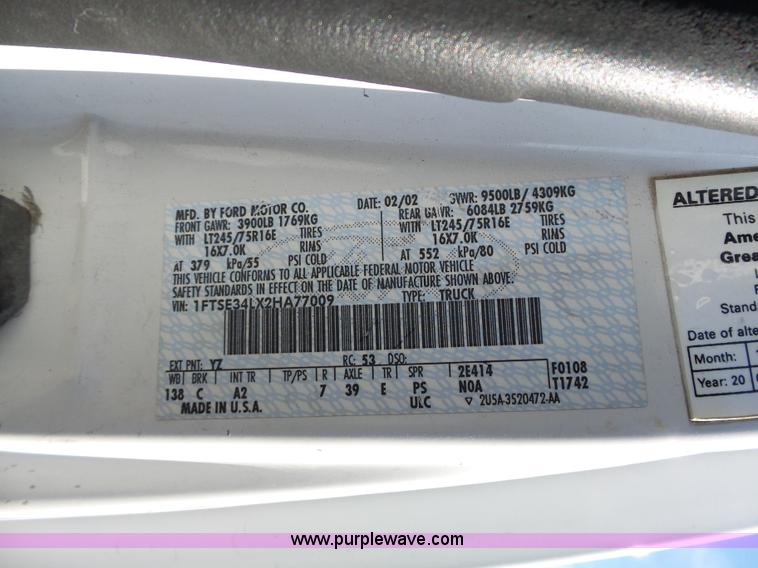 image for item L3657 2002 Ford Econoline E350 Super Duty van