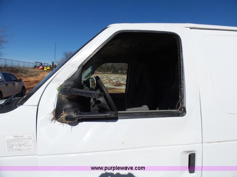 image for item L5397 2011 Ford E350 Super Duty Extended van