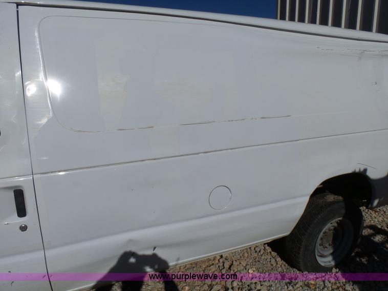 image for item L5397 2011 Ford E350 Super Duty Extended van