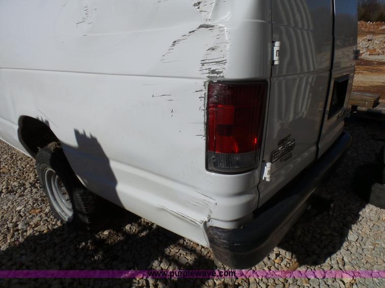 image for item L5397 2011 Ford E350 Super Duty Extended van