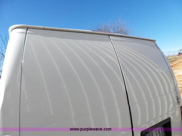 image for item L5397 2011 Ford E350 Super Duty Extended van