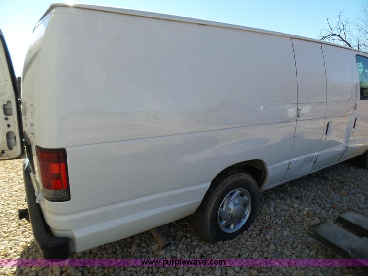image for item L5397 2011 Ford E350 Super Duty Extended van