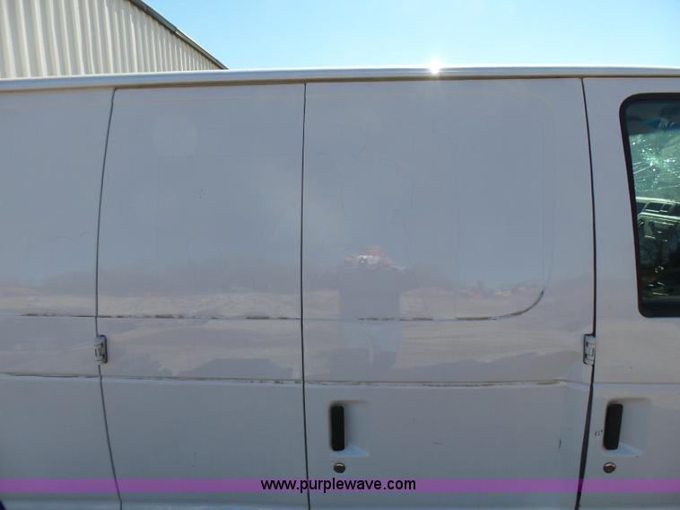 image for item L5397 2011 Ford E350 Super Duty Extended van