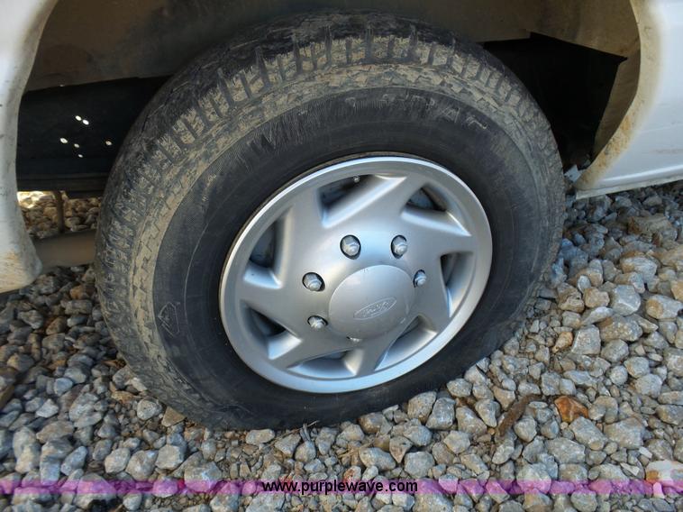 image for item L5397 2011 Ford E350 Super Duty Extended van