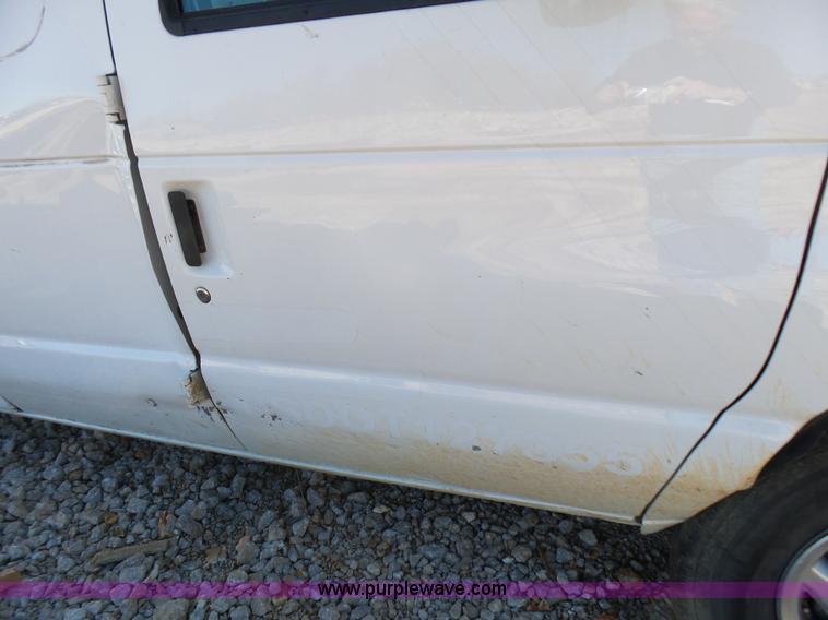 image for item L5397 2011 Ford E350 Super Duty Extended van