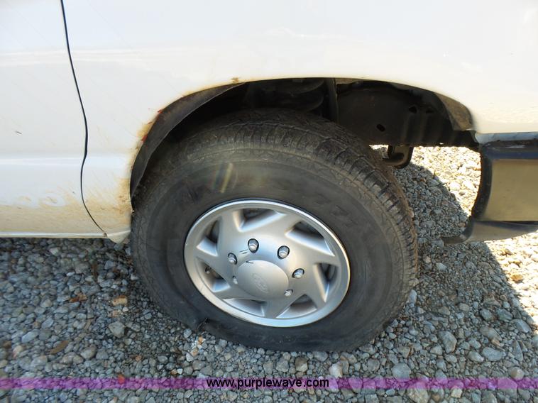 image for item L5397 2011 Ford E350 Super Duty Extended van