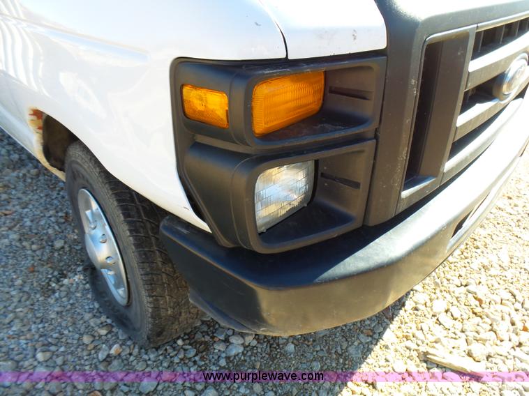 image for item L5397 2011 Ford E350 Super Duty Extended van