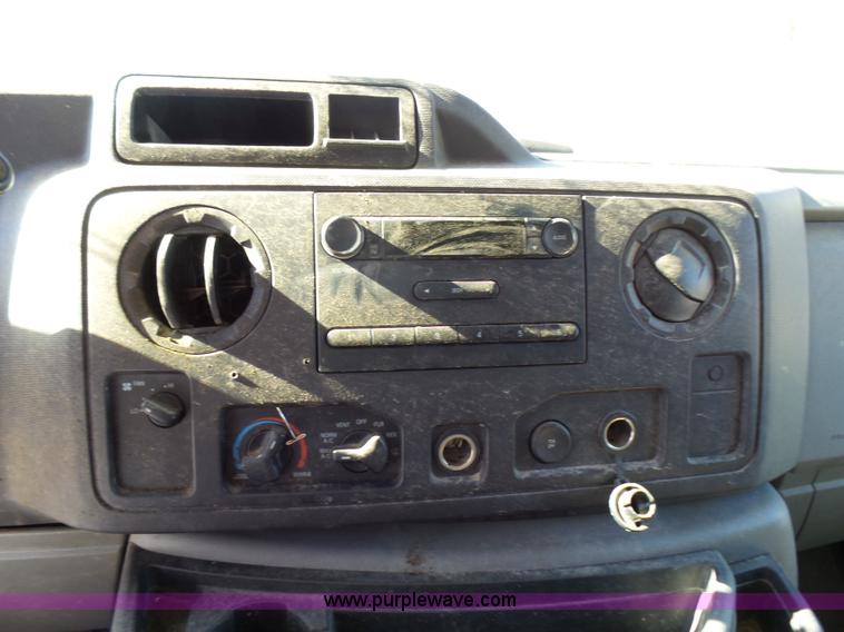 image for item L5397 2011 Ford E350 Super Duty Extended van