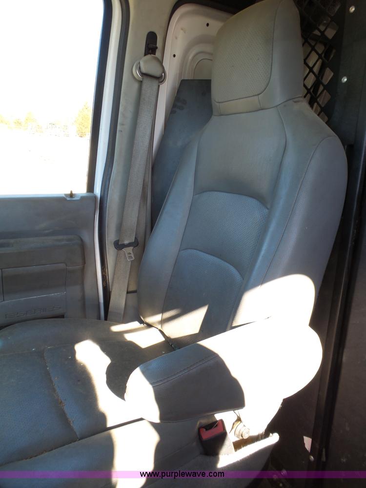 image for item L5397 2011 Ford E350 Super Duty Extended van