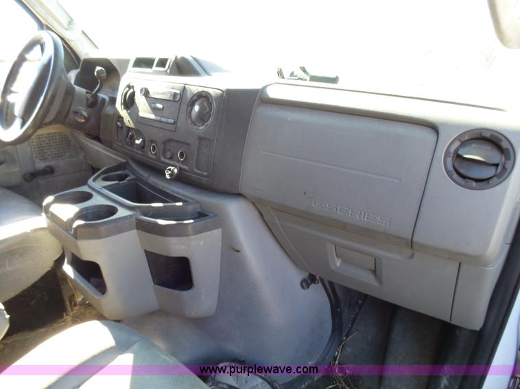 image for item L5397 2011 Ford E350 Super Duty Extended van