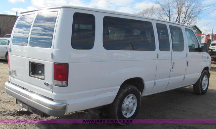 image for item L5507 2003 Ford E350 Extended van