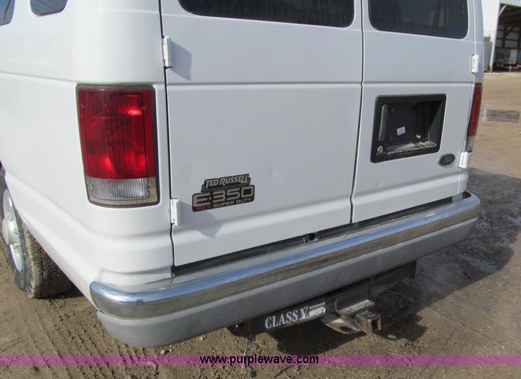 image for item L5507 2003 Ford E350 Extended van