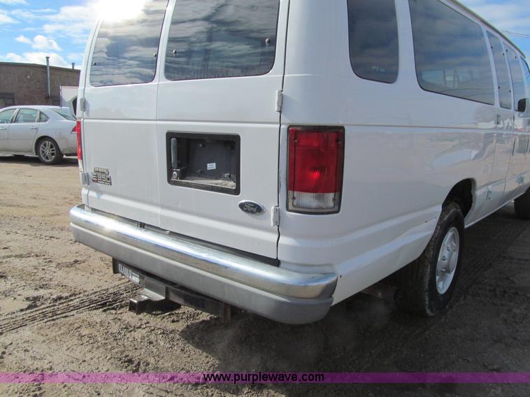 image for item L5507 2003 Ford E350 Extended van