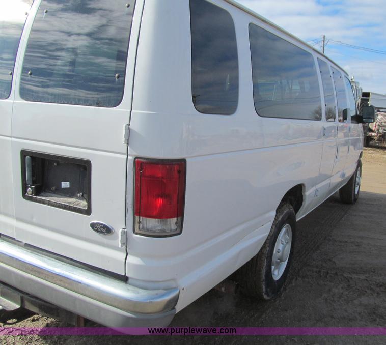 image for item L5507 2003 Ford E350 Extended van