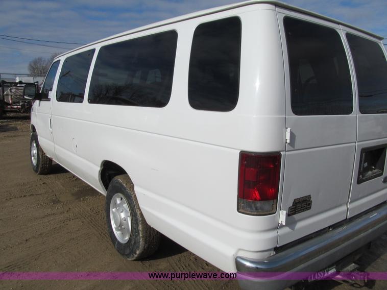 image for item L5507 2003 Ford E350 Extended van