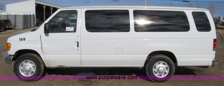 image for item L5507 2003 Ford E350 Extended van