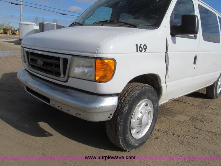 image for item L5507 2003 Ford E350 Extended van