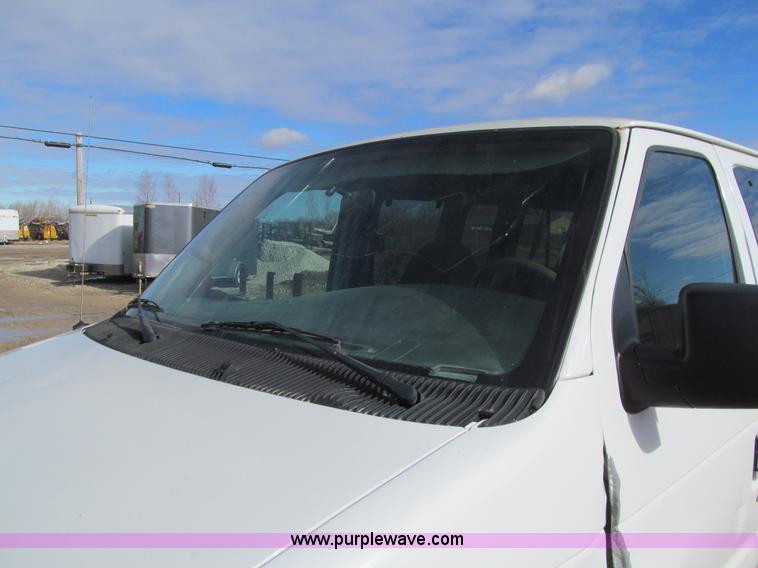 image for item L5507 2003 Ford E350 Extended van