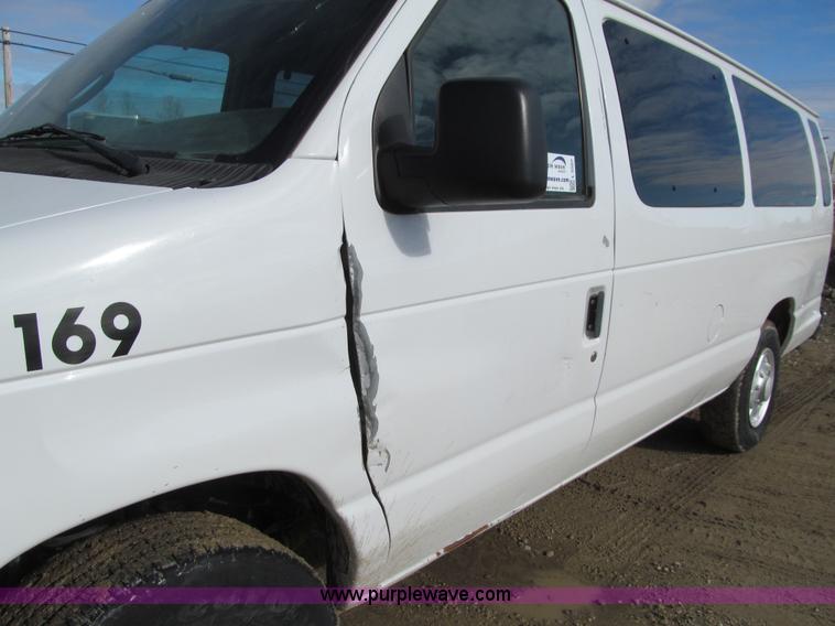 image for item L5507 2003 Ford E350 Extended van