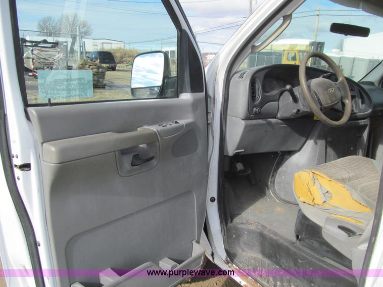 image for item L5507 2003 Ford E350 Extended van