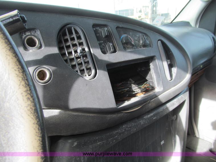 image for item L5507 2003 Ford E350 Extended van