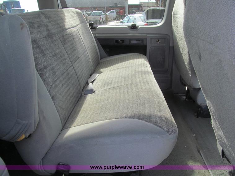 image for item L5507 2003 Ford E350 Extended van