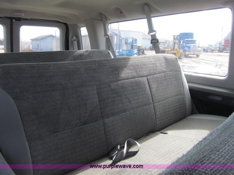 image for item L5507 2003 Ford E350 Extended van