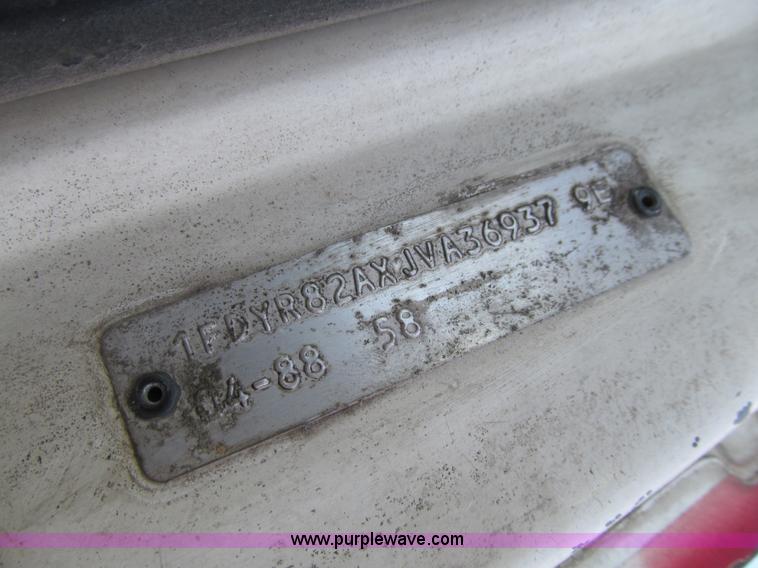 image for item L5517 1988 Ford LN8000 semi truck