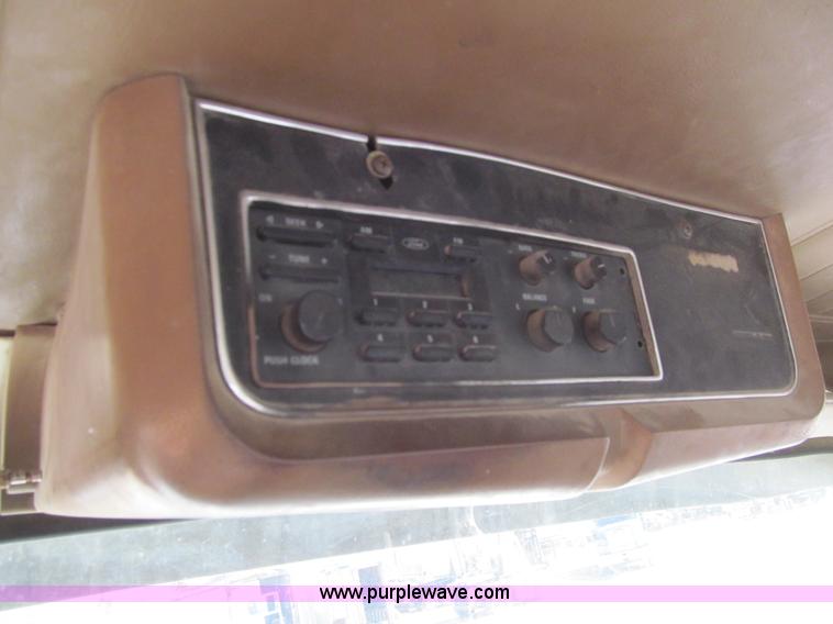 image for item L5517 1988 Ford LN8000 semi truck