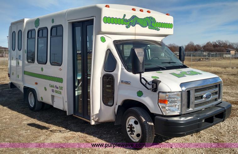 image for item L6089 2010 Ford 801 bus