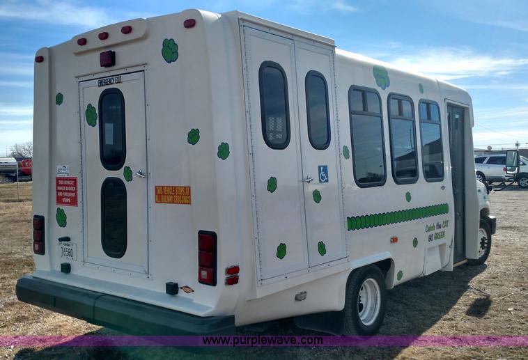 image for item L6089 2010 Ford 801 bus