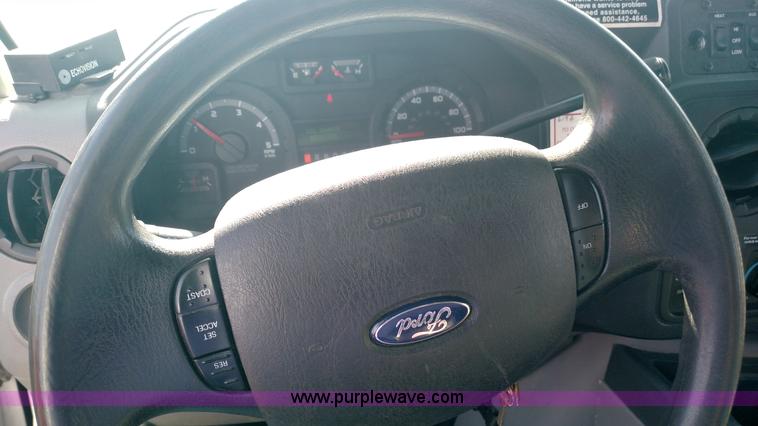 image for item L6089 2010 Ford 801 bus