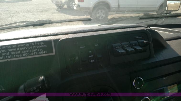 image for item L6089 2010 Ford 801 bus