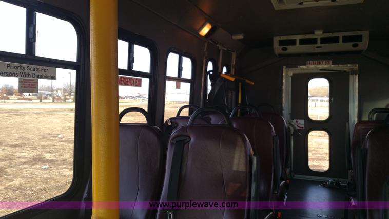 image for item L6089 2010 Ford 801 bus