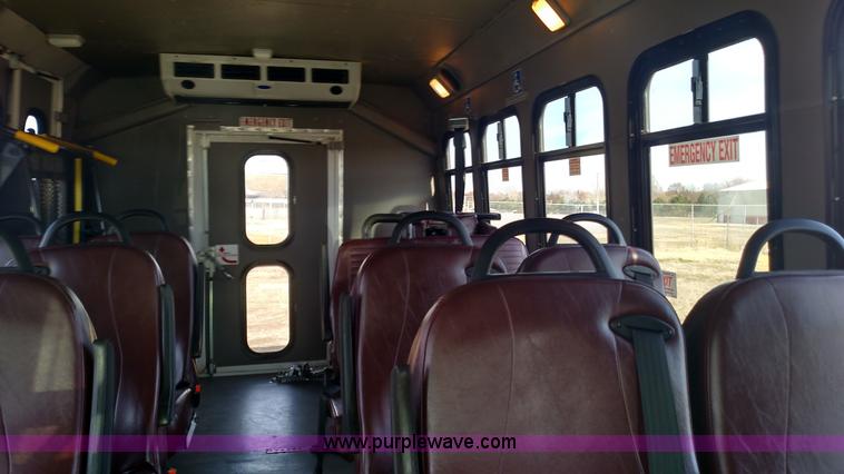 image for item L6089 2010 Ford 801 bus