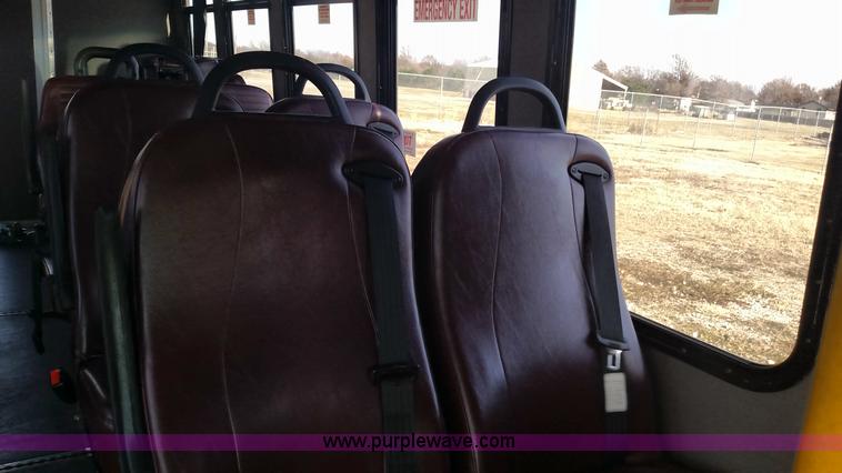 image for item L6089 2010 Ford 801 bus