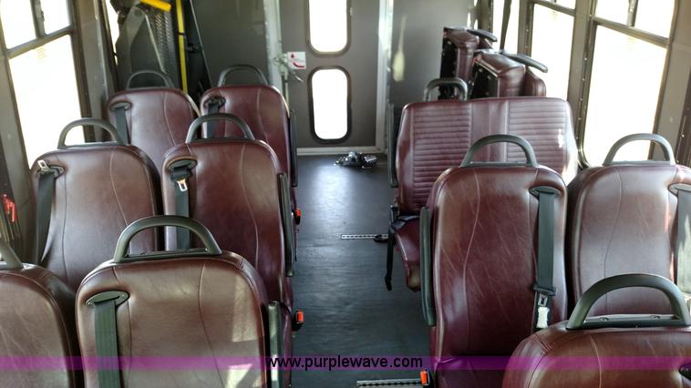 image for item L6089 2010 Ford 801 bus