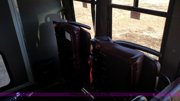 image for item L6089 2010 Ford 801 bus