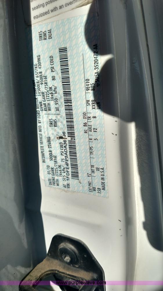 image for item L6089 2010 Ford 801 bus