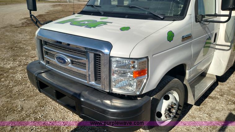 image for item L6089 2010 Ford 801 bus