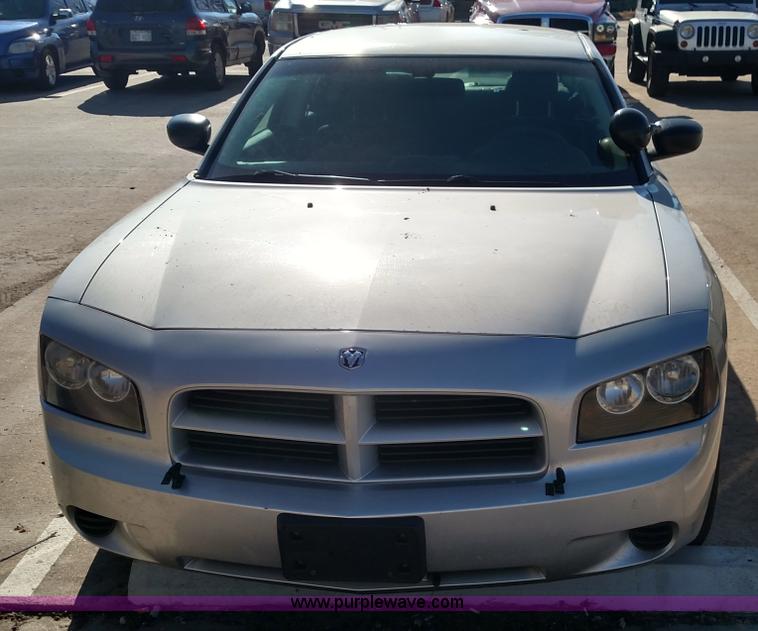 image for item L6108 2009 Dodge Charger SE