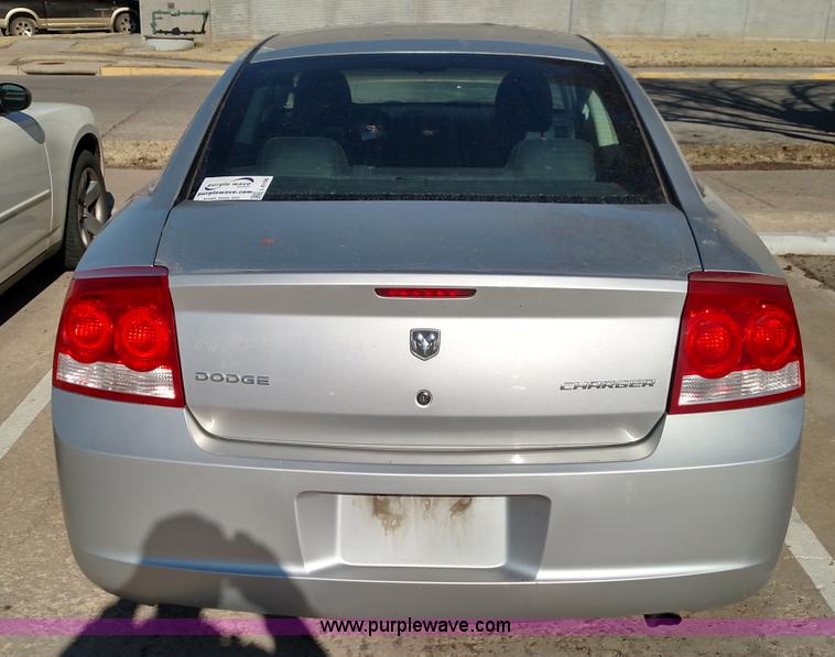 image for item L6108 2009 Dodge Charger SE