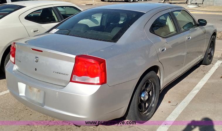 image for item L6108 2009 Dodge Charger SE