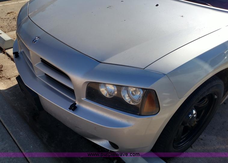image for item L6108 2009 Dodge Charger SE