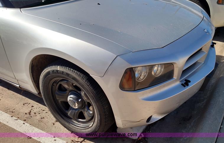image for item L6108 2009 Dodge Charger SE