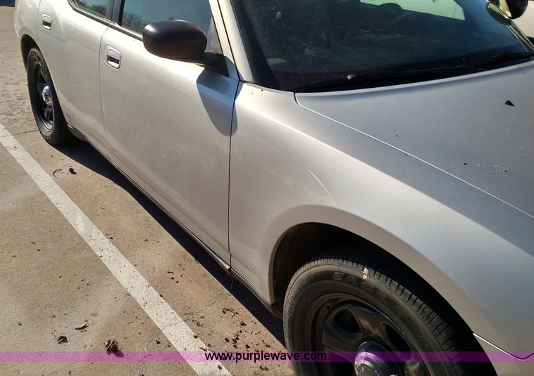 image for item L6108 2009 Dodge Charger SE